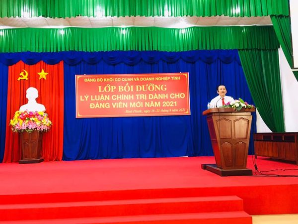 Khai giảng lớp đảng viên mới năm 2021 theo hình thức trực tuyến