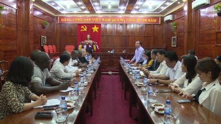 Bờ Biển Ngà muốn hợp tác chế biến điều với Bình Phước