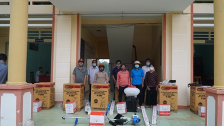 Bù Đăng: Trao sinh kế cho hộ dân trên địa bàn huyện