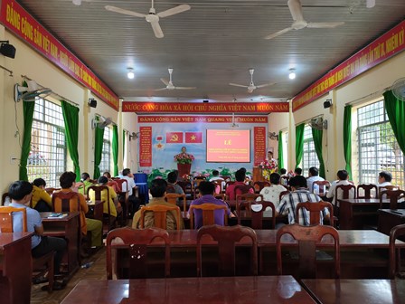 Bù Đăng: Tập huấn chăm sóc cây Sầu riêng